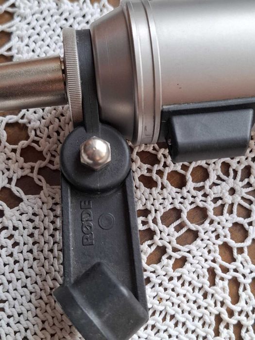 Rode Broadcaster mikrofon pojemnościowy nr 1 w rozgłośniach na świecie