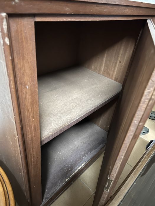 Armario de arrumacao em madeira