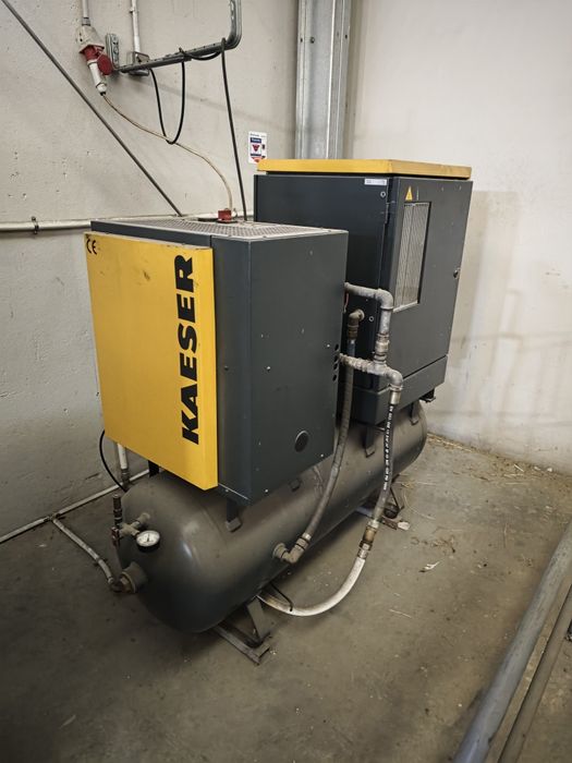 Compressor parafuso KAESER SX4 com secador