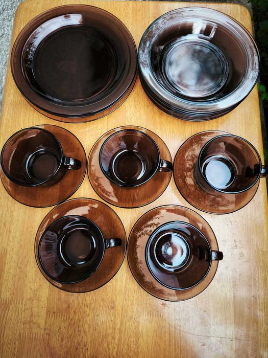 Conjunto Louça Vintage Vereco France 20 (Pratos e Chávenas - 20 Peças)