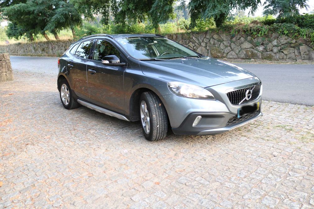 Volvo V40 Cross Country 2.0 D2 – Novembro 2016