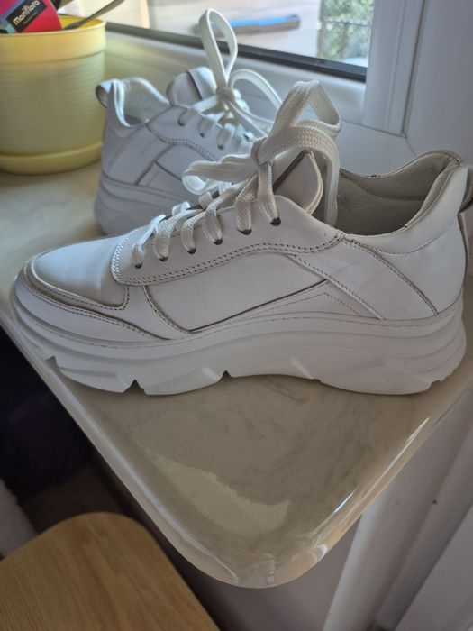 Adidasy skórzane damskie rozm. 36