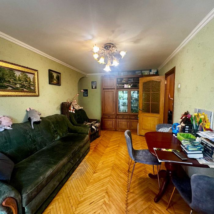 Продам отличную 3х ком квартиру метро Бот сад!