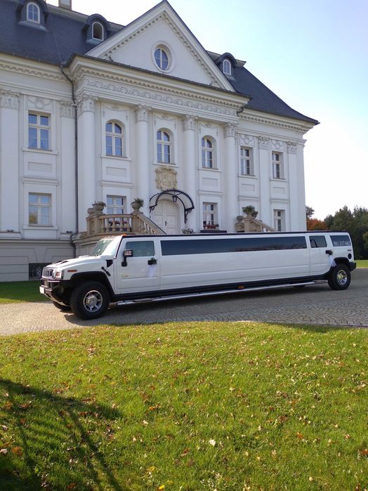Wynajem limuzyn Hummer Katowice na wszelkiego rodzaju imprezy-18 merów