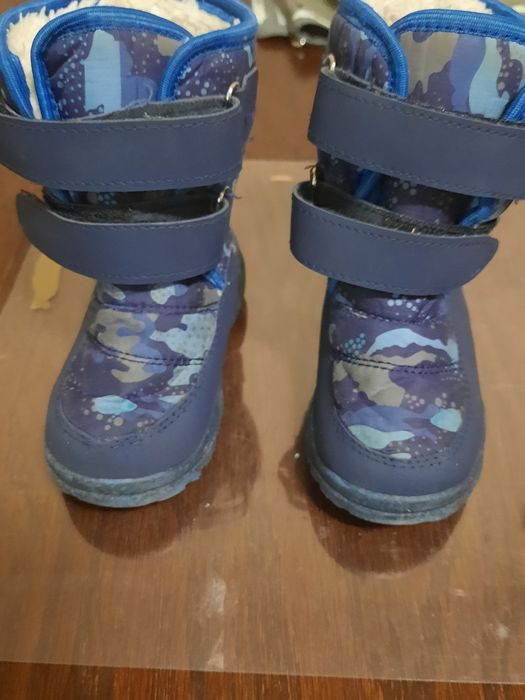 Продам детские тёплые сапожки.