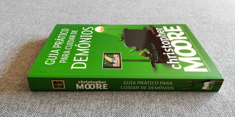Livro "Guia prático para cuidar de demónios" Roger Moore