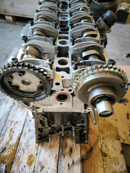 Mercedes silnik 2.8 m104 części