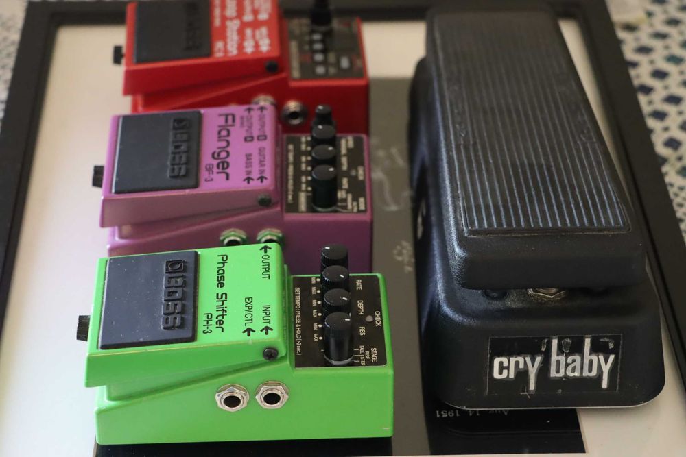 Vários Pedais de EFEITOS (BOSS)  (em bom estado)