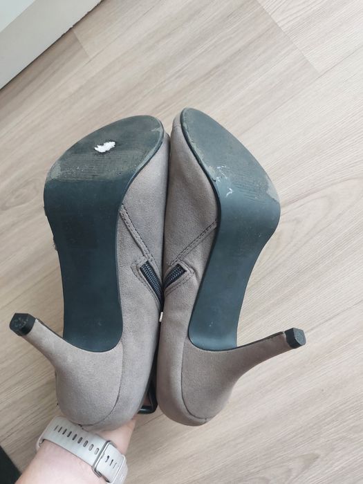 Wysokie eleganckie buty siwe srebrne 39