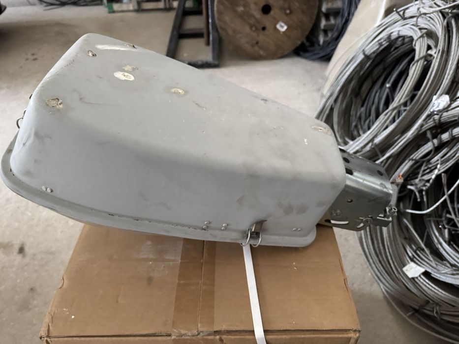 Lampa elgo moc żarówki 70 W