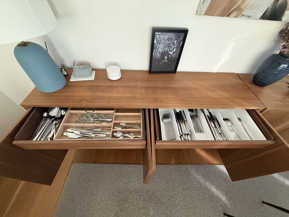 Vende-se Conjunto de 2 Aparadores IKEA STOCKHOLM - Acabamento em Nogueira
