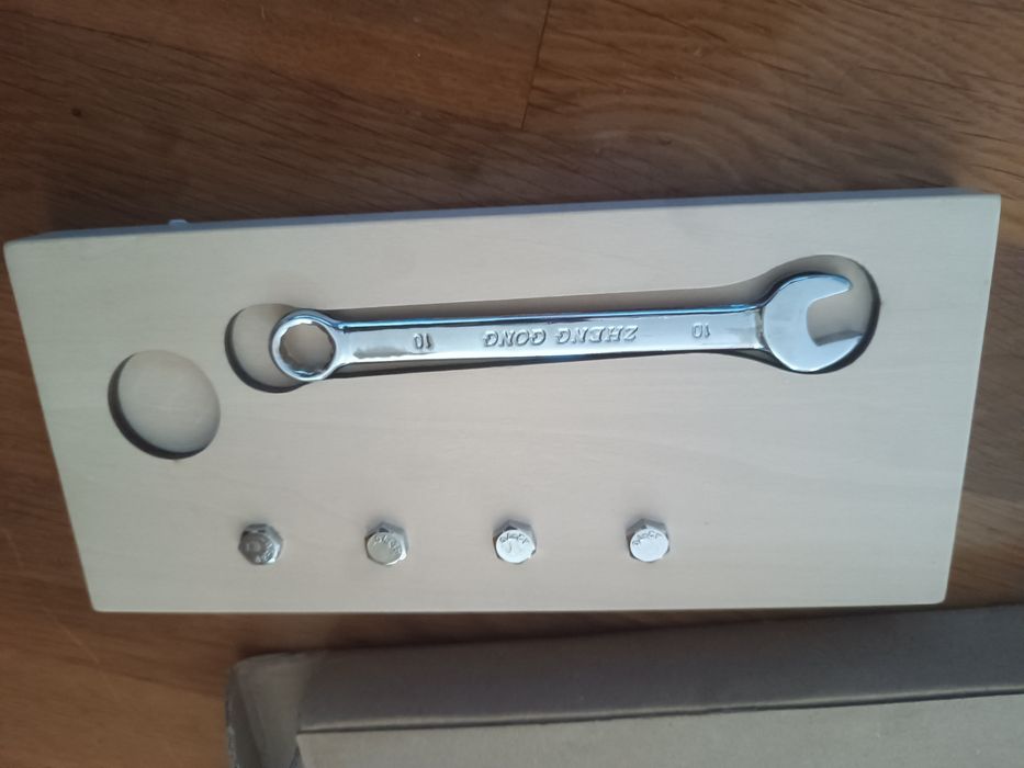 Montessori Chave inglesa - ferramentas de aprendizagem