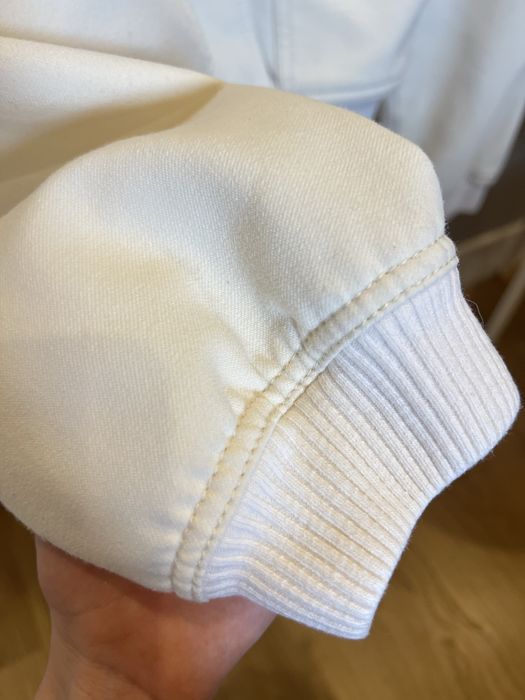 Молочний Бомбер Zara