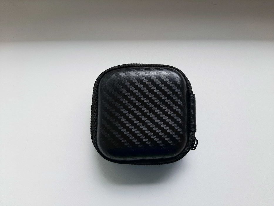 Новый чехол для наушников, кабеля, зарядного, ключей...на молнии 7*7*3