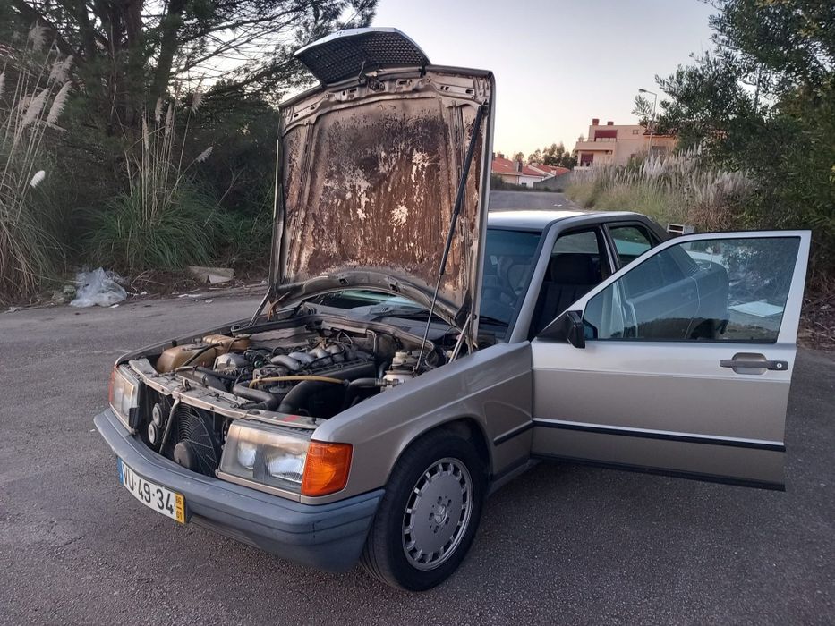 Mercedes Benz  190 2.5D foto 4