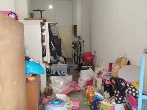 Vende-se Garagem em Vialonga na rua Miguel Torga