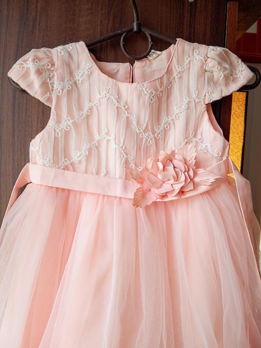 Пишне платтячко для дівчинки