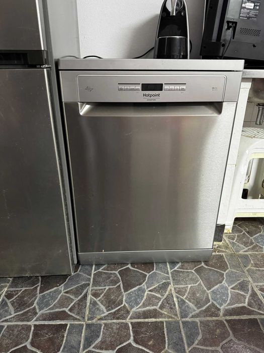 Máquina de Lavar Loiça Hotpoint – 14 Conjuntos | Inox 60 cm