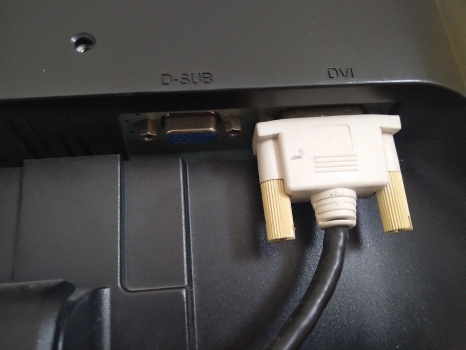 Monitor 19" X93W idealny jako drugi