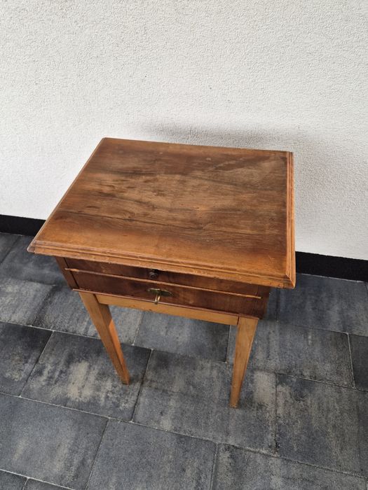 Zabytkowy  niciak stolik początek XX wieku  vintage