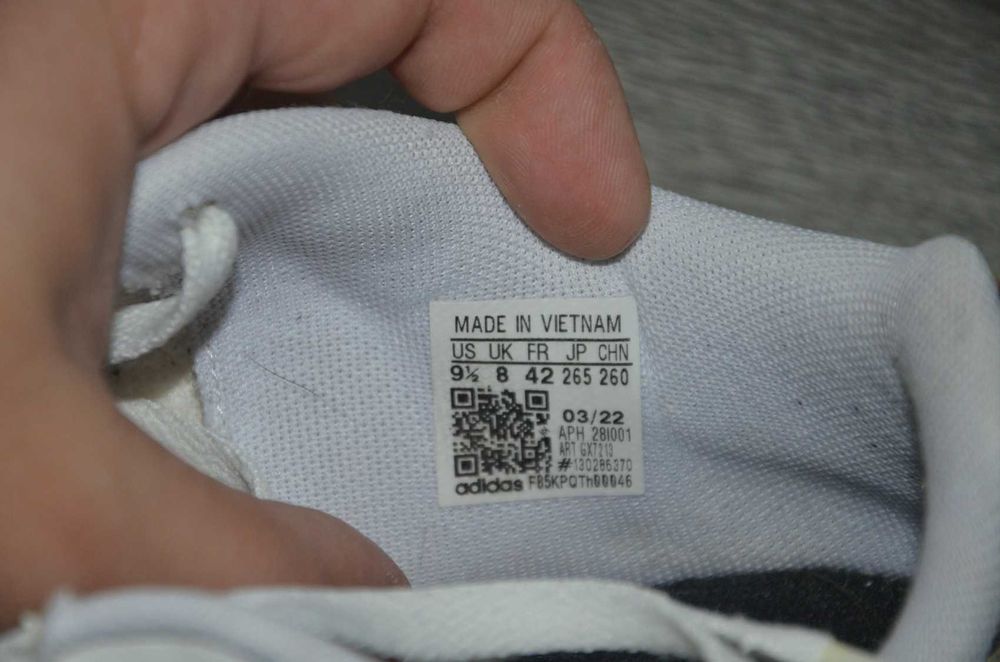 Продам кросівки Фірма Adidas Breaknet Sneakers.