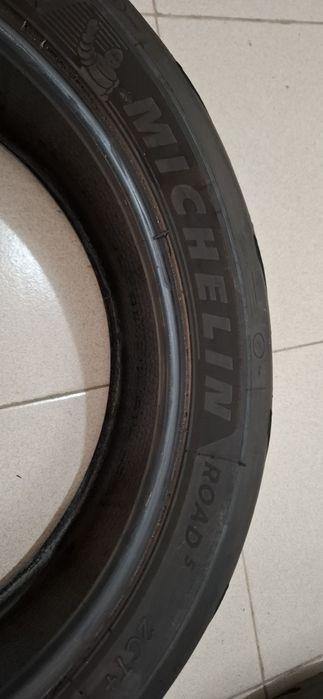 2 pneus  mota Michelin