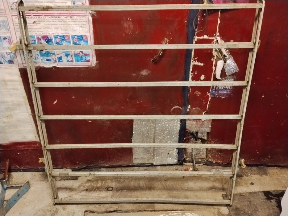 Продам універсальний  багажник на дах авто