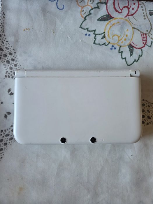 Nintendo 3DS XL Desbloqueada + hShop + Cartão SD
