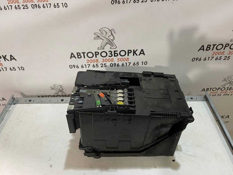 Корпус акамулятора пежо 5008