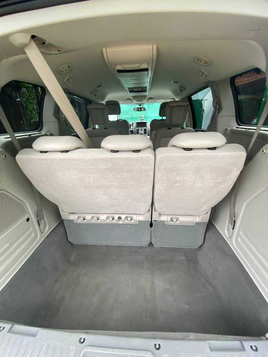 Chrysler Grand Voyager 7 МЕСТ в полной комплектации (2.8 дизель)