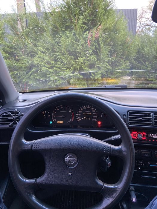 Nissan Sunny.