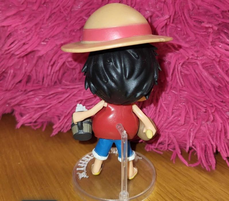 Продам коллекционную игрушку-статуэтку Monkey-D-Luffy