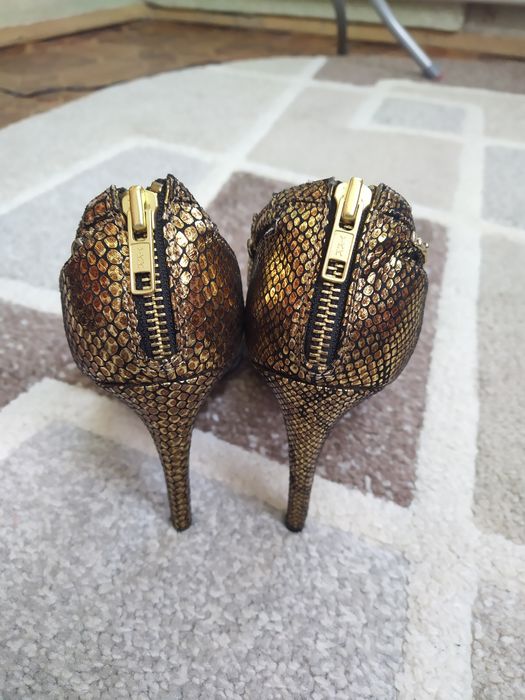 Літні відкриті босоніжки