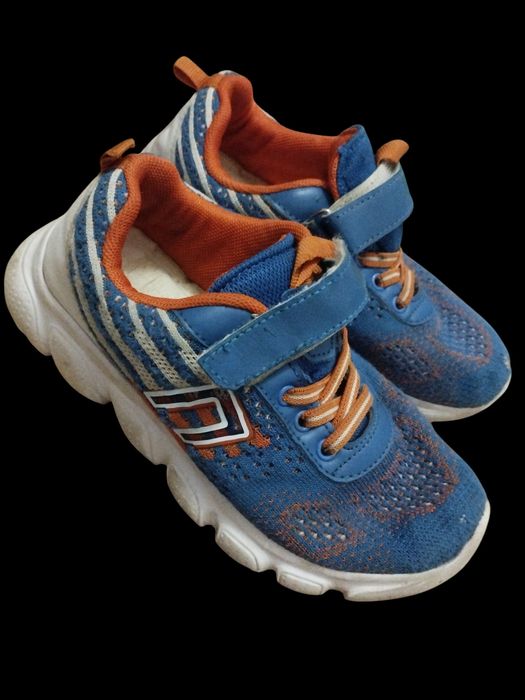 Красівки, шлёпанцы, ботинки, кроссовки,