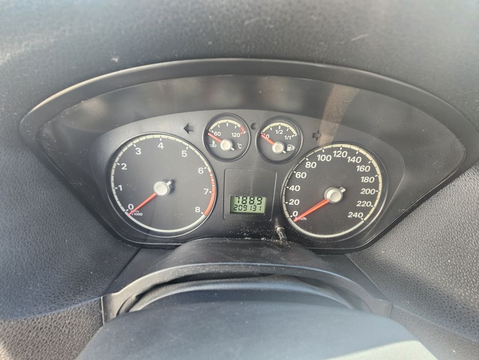 Ford Focus  1.4 benzyna