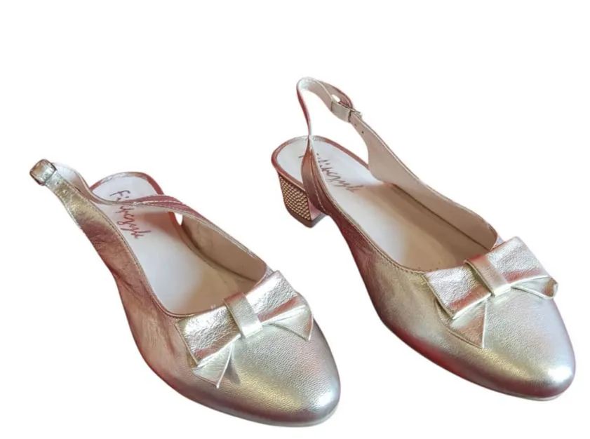 Skórzane  szersze ZŁOTE  sandały z kokardką 40