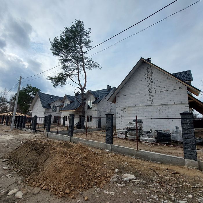 Продам без комісіїї дуплекс в районі Радіостанції!