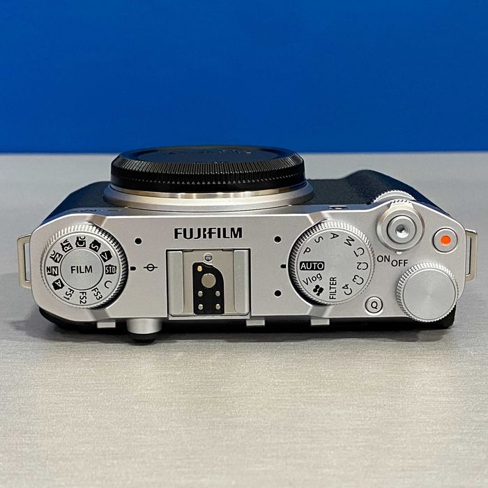 Fujifilm X-M5 (26.1MP) + XC 15-45mm f/3.5-5.6 OIS PZ | NOVA | 3 ANOS DE GARANTIA