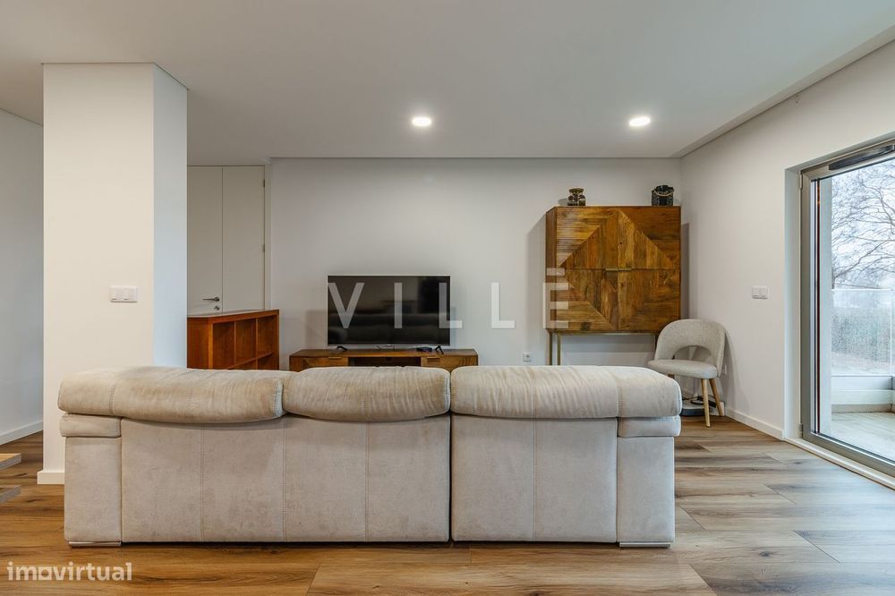 Apartamento T3 Semi-Novo Com Garagem