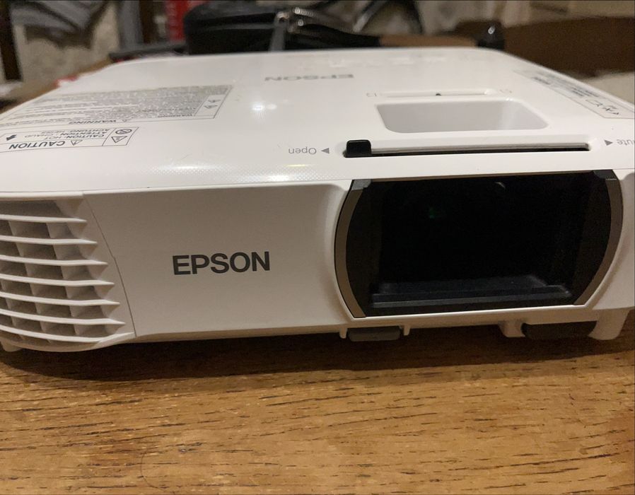 Проектор Epson EH-TW750