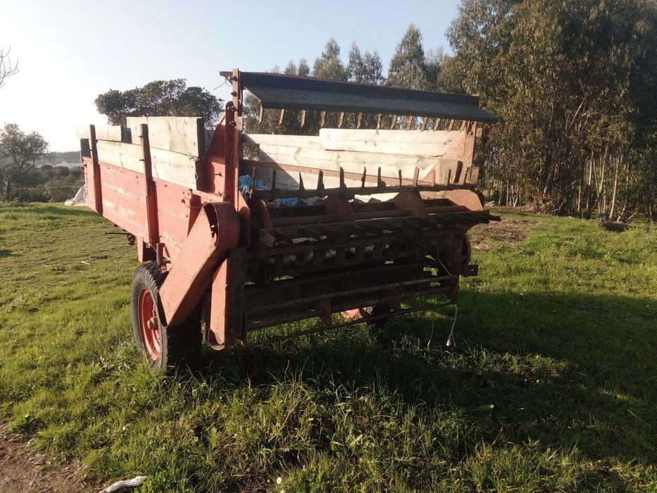 Reboque de espalhar estrume