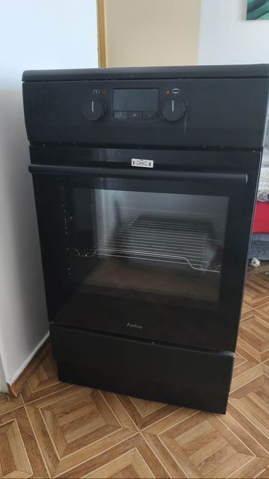 Sprzedam kuchenkę elektryczną.