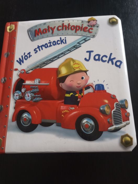Mały chłopiec -Wóz strażacki Jacka