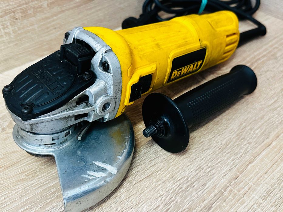 Szlifierka kątowa DeWalt DWE4157 Stan przeciętny Okazja!