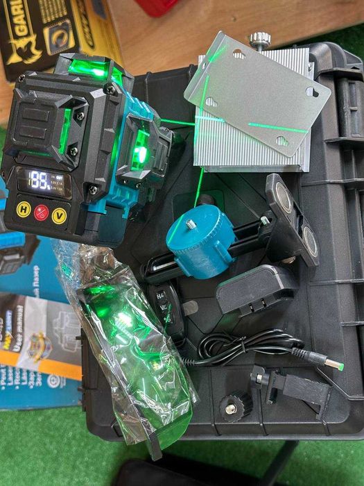 Nivel Laser 16 Linhas 2 baterias, comando e acessórios