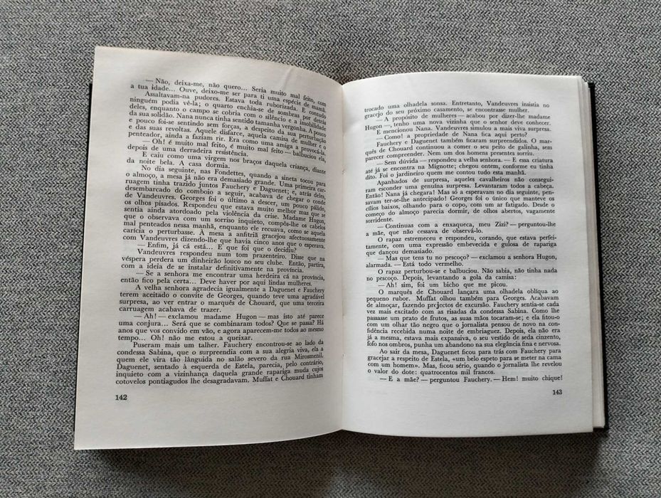 Livro "Nana" de Émile Zola