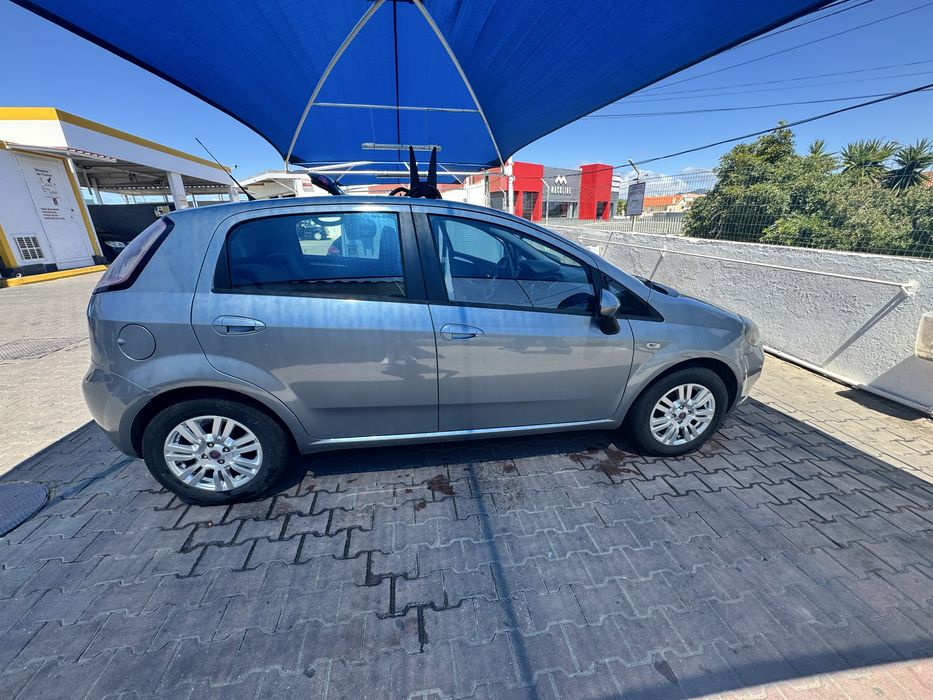 Fiat punto 2012516451409886586881