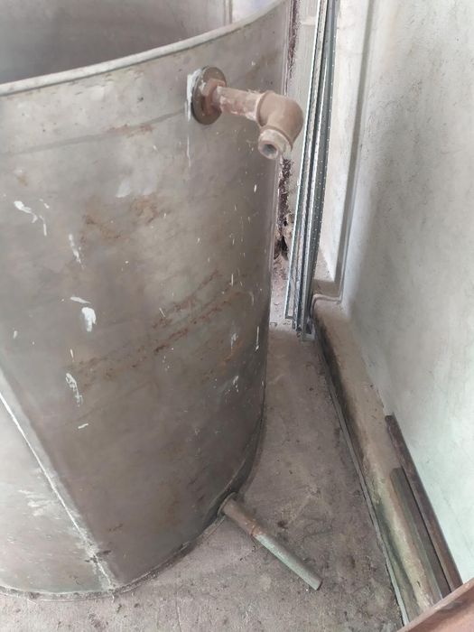 Бак з нержавіючої сталі