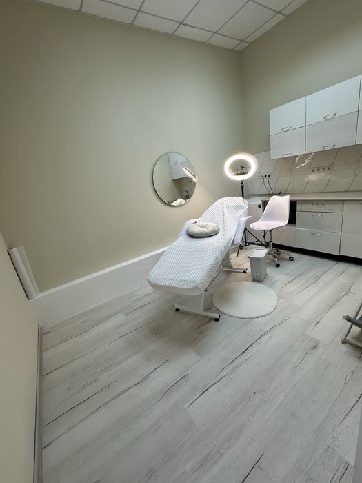 Аренда кабинета косметолога ЦЕНТР с ВОДОЙ /  по мес/на 15 дней в месяц