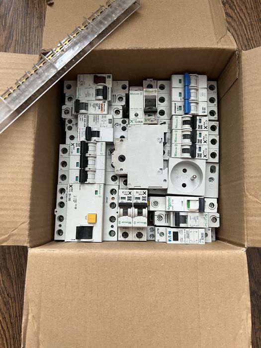 Osprzet elektryczny używany